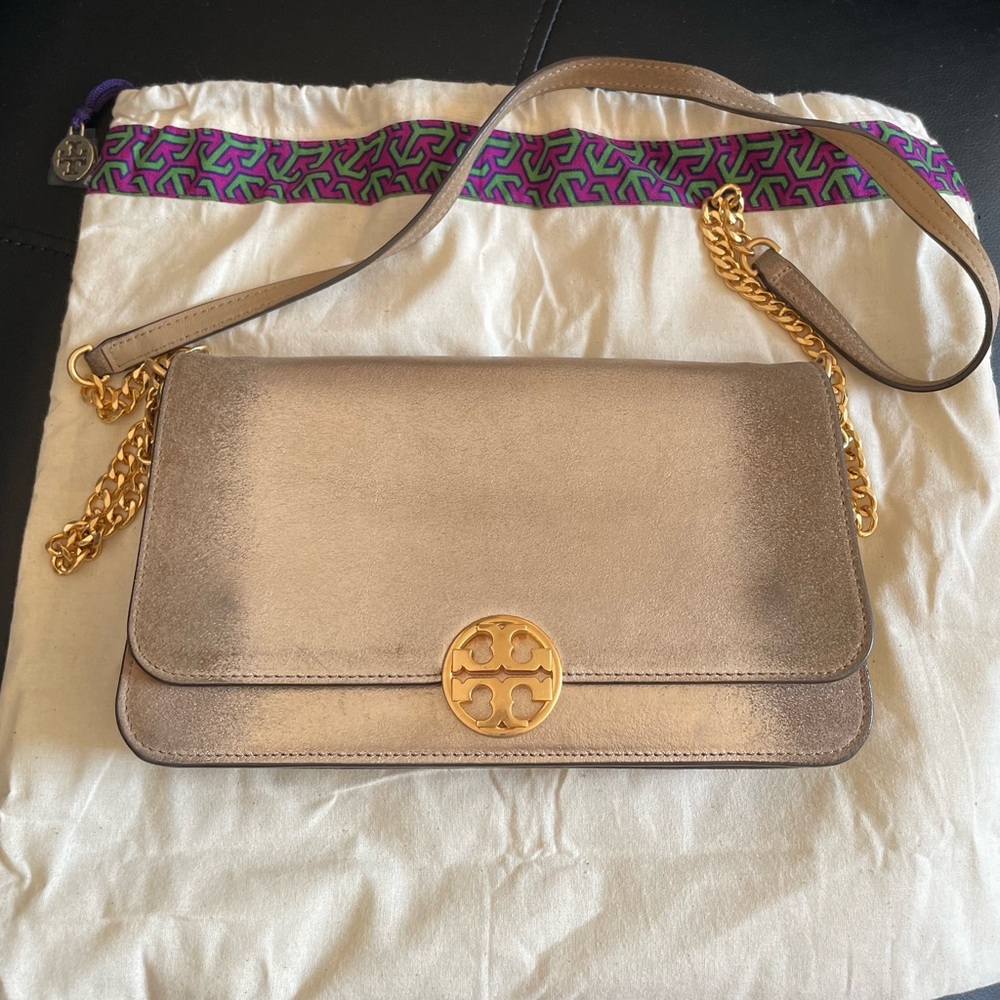Distressed style Gold Tory Burch Bag, 100% Authentic.
